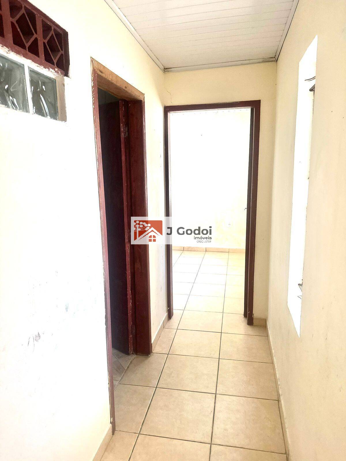 Casa à venda com 3 quartos, 130m² - Foto 2