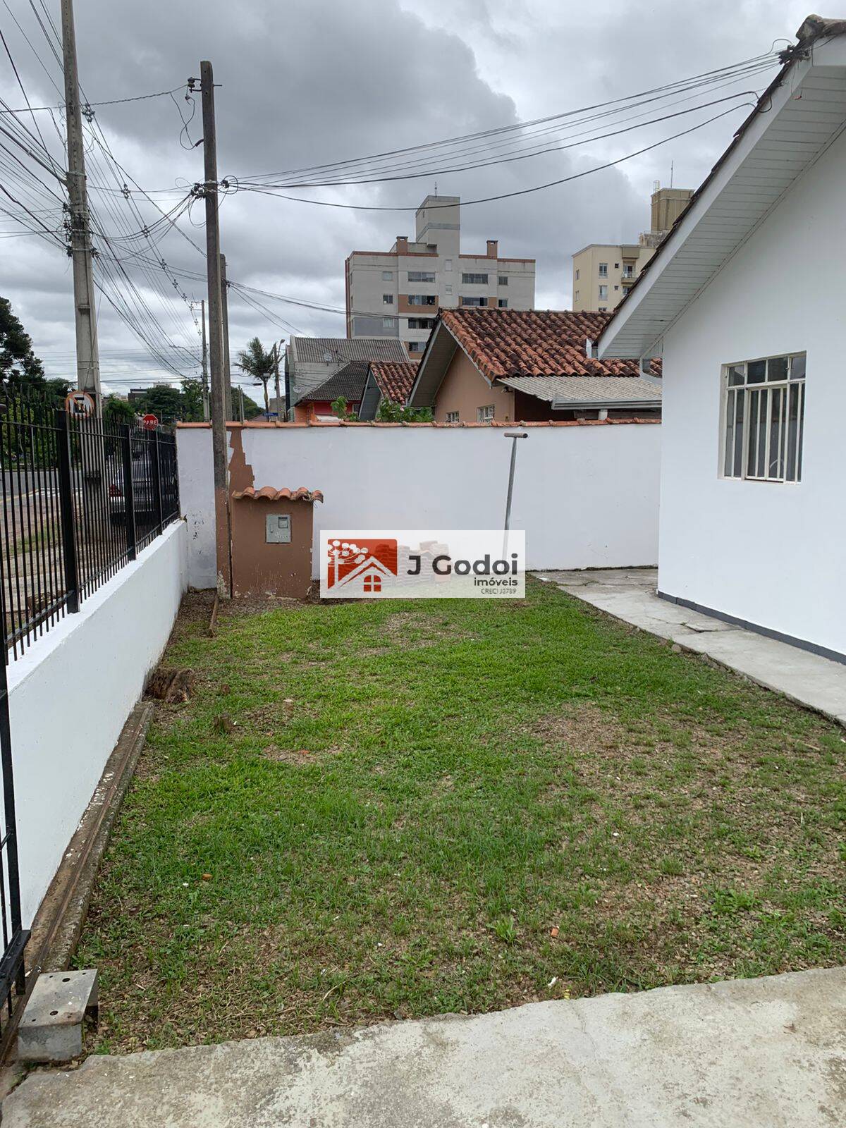 Casa para alugar com 3 quartos, 80m² - Foto 2